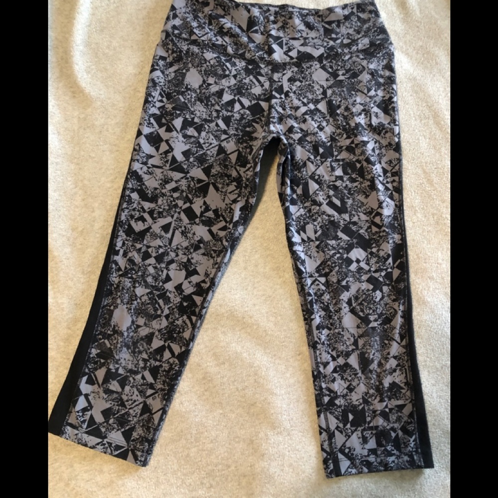 Women’s Nike Dri Fit Crop Leggings SZ M